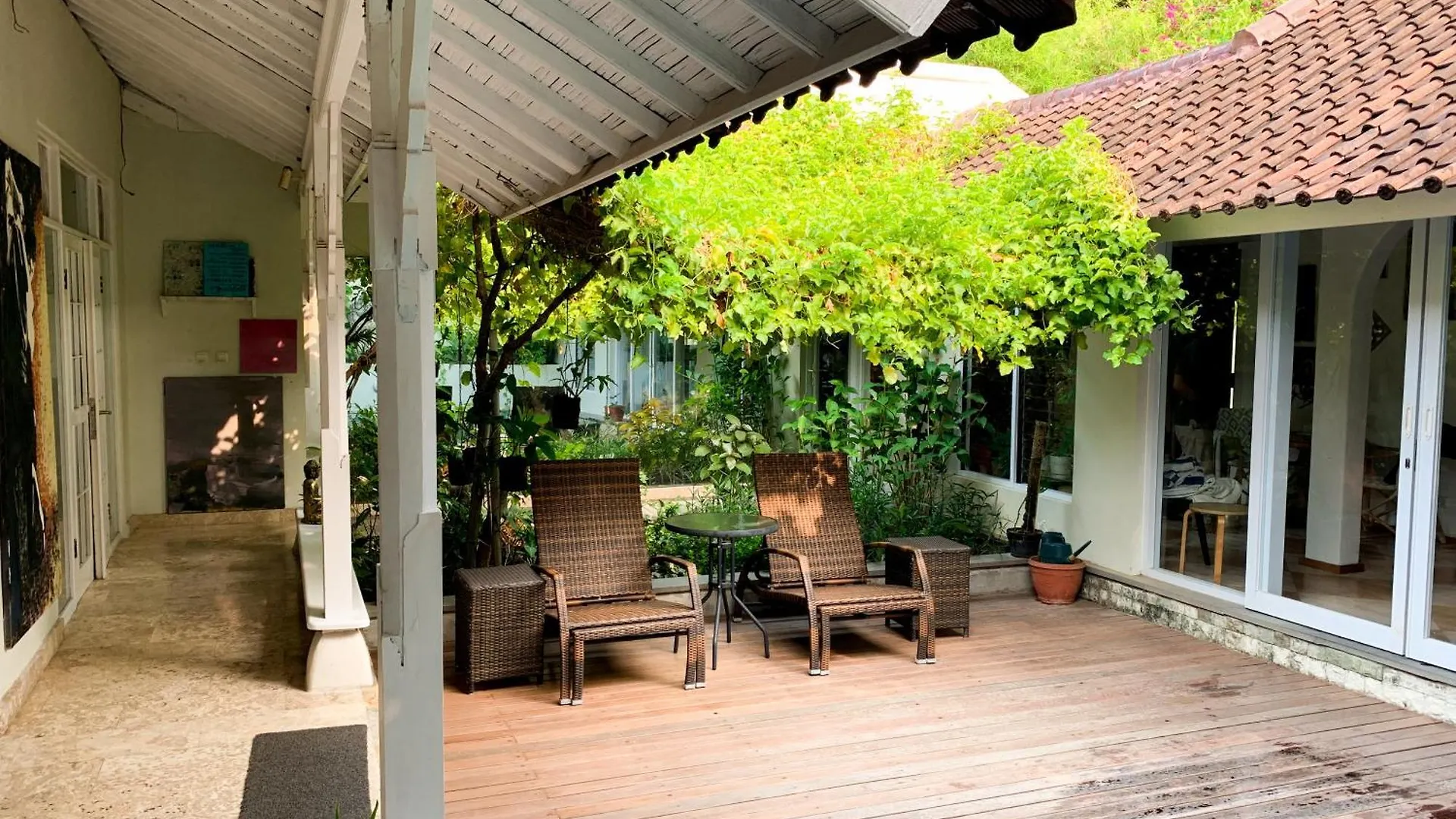 סמיניאק Happy Together By Kresna Hospitality 4*,